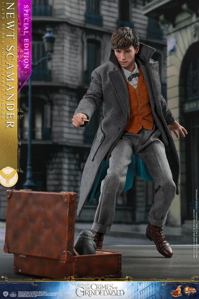 Hot Toys MMS512B FANTASTIC BEASTS: THE CRIMES OF GRINDELWALD - NEWT SCAMANDER (SE)