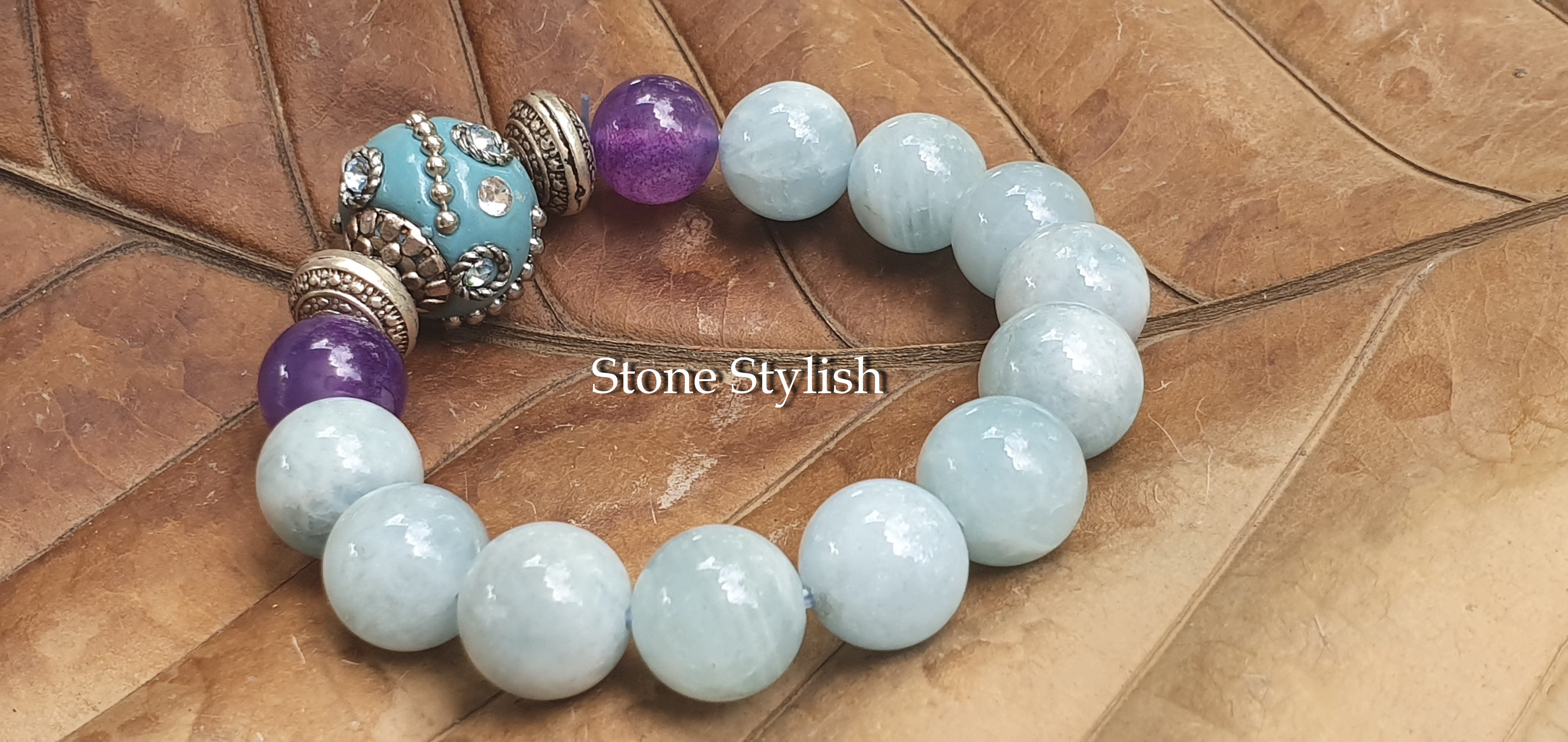 สร้อยข้อมือ อความารีน (Aquamarine) ร้อยสลับด้วย อเมทิสต์ (Amethyst)ขนาด 10 มิล