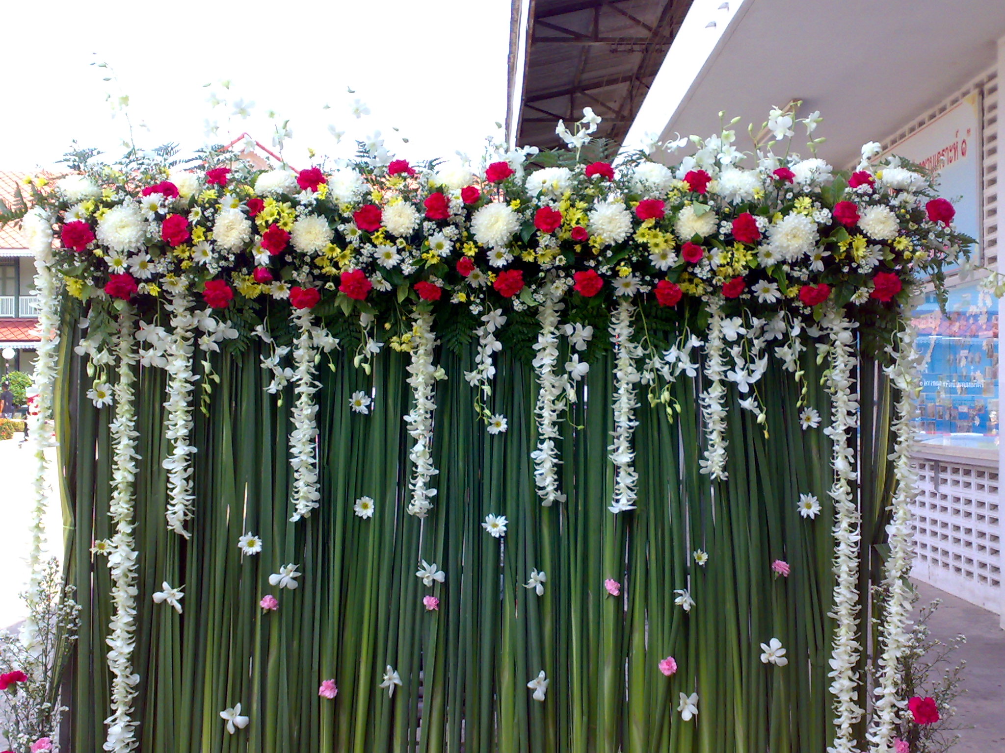 ซุ้มดอกไม้สดถ่ายรูป