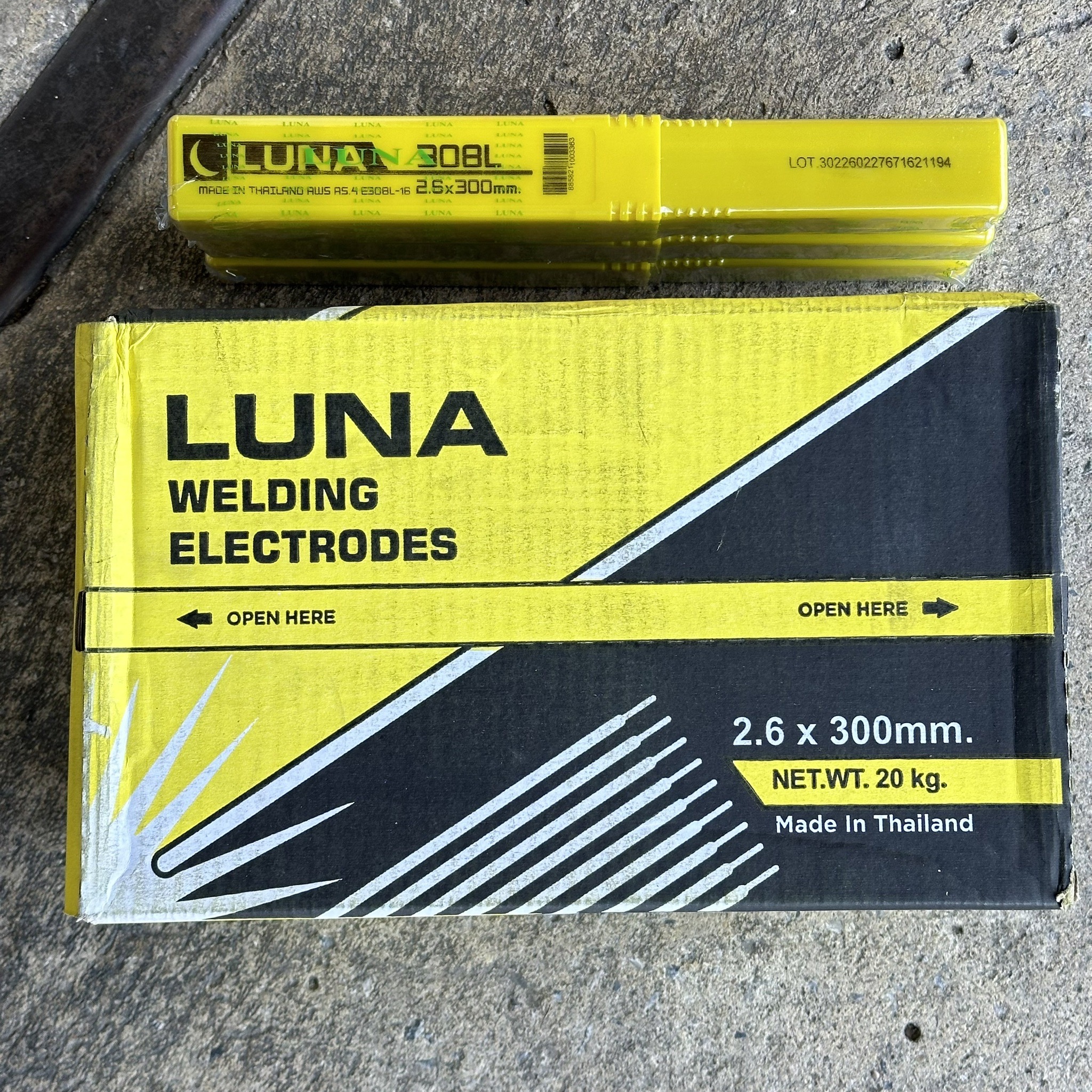 ลวดเชื่อมสเตนเลส LUNA 308L-16 ผลิตในไทย