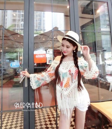 เสื้อสไตล์โบฮีเมียน พิมพ์ลายขนนก สีสดใส แต่งพู่ฟรุ้งฟริ้ง ทรงสวยน่ารัก ใส่สบายไม่ร้อน ใส่เดินเที่ยวชิวๆในวันสบายๆ