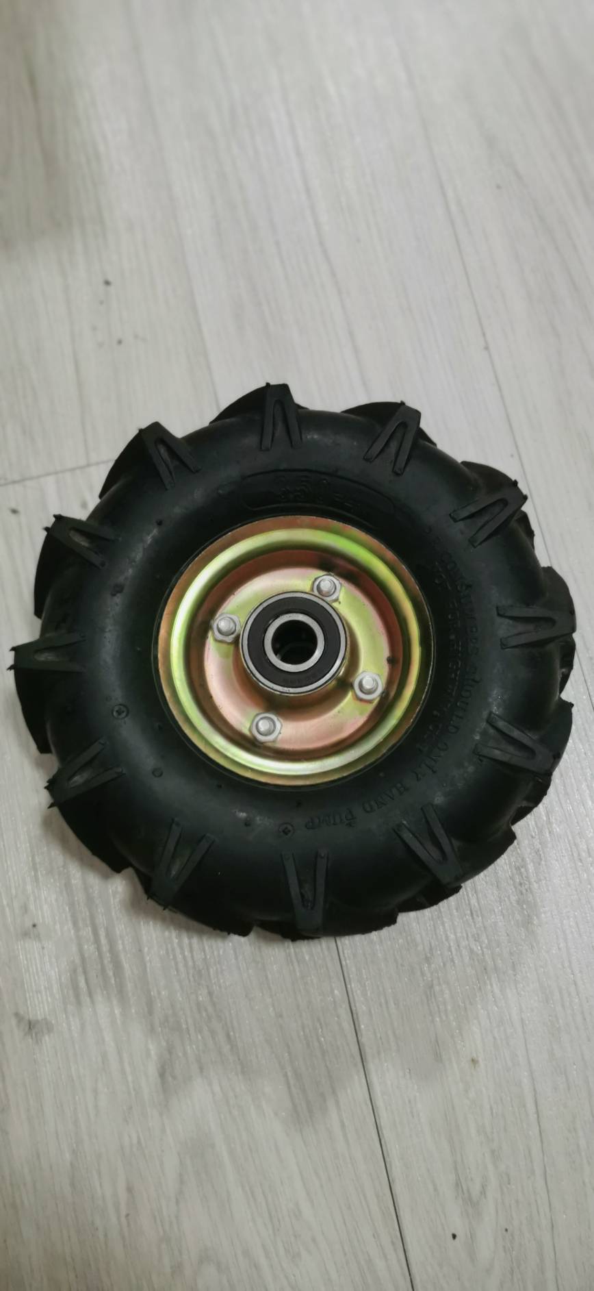 OT140 ล้อรถเข็น 10 นิ้ว รูเพลา 20 มิล รุ่นเติมลม ดอกยาง MT