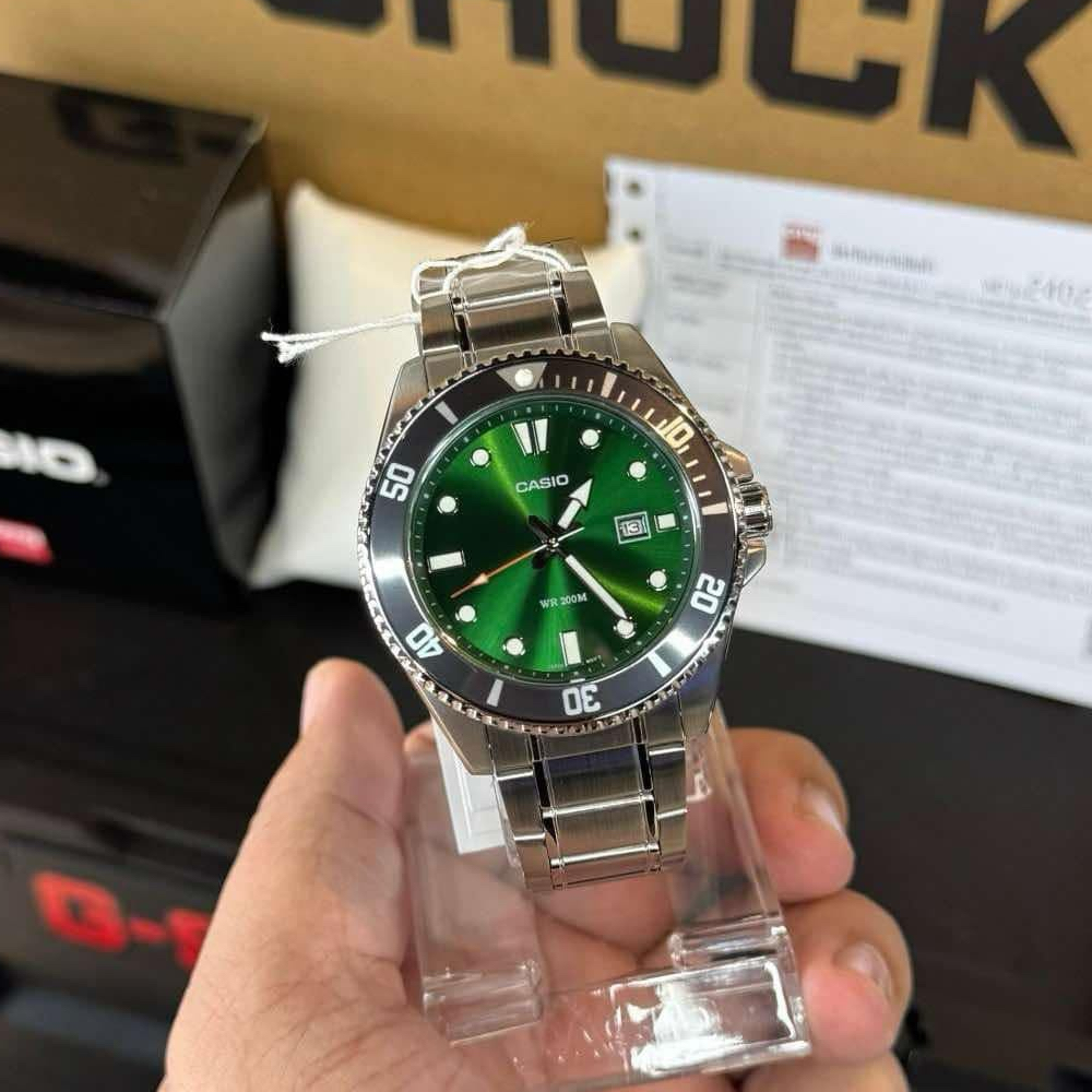 นาฬิกาข้อมือ Casio Standard Men MDV-107D สายแสตนเลส MDV-107D-1A1 MDV-107D-1A3 MDV-107D-1A3 MDV-107D-3A MDV-107D-3A2 MDV-107D-5A MDV-107D-7A MDV-107D-8A