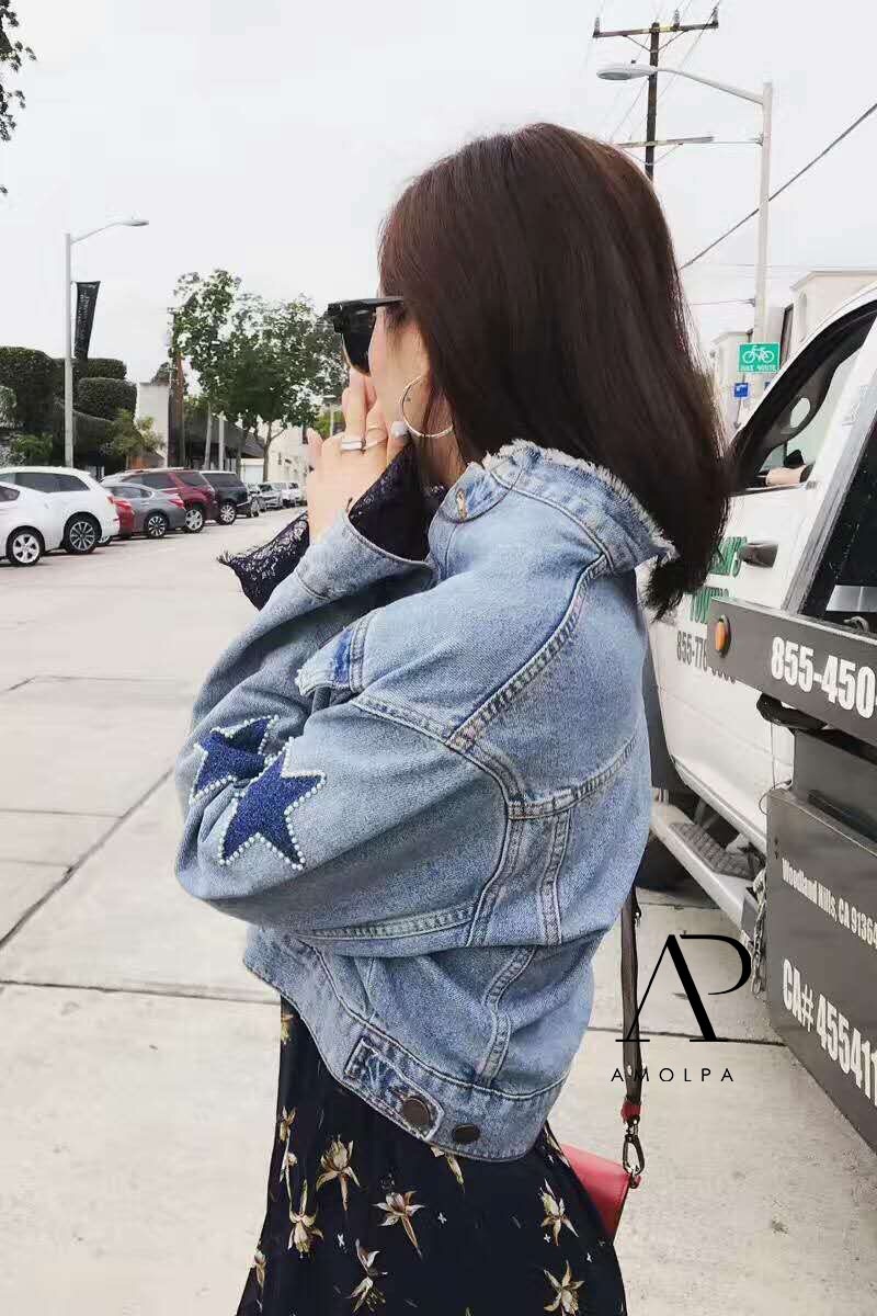 เสื้อ #jacket #แจ็คเก็ตยีนส์ แต่งมุกดาวที่แขน #ดาราเซเลปใส่ กันเยอะมาก งานสวย ใส่ได้ตลอดๆๆ คอเซอๆ