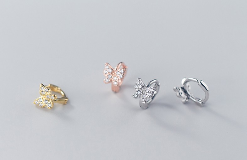 “เช็คสินค้าทัก line ก่อนโอนนะคะ”ต่างหูสำหรับผิวแพ้ง่าย เงินแท้ 92.5% Flyo(ห่วงจิ๋ว)_ES700