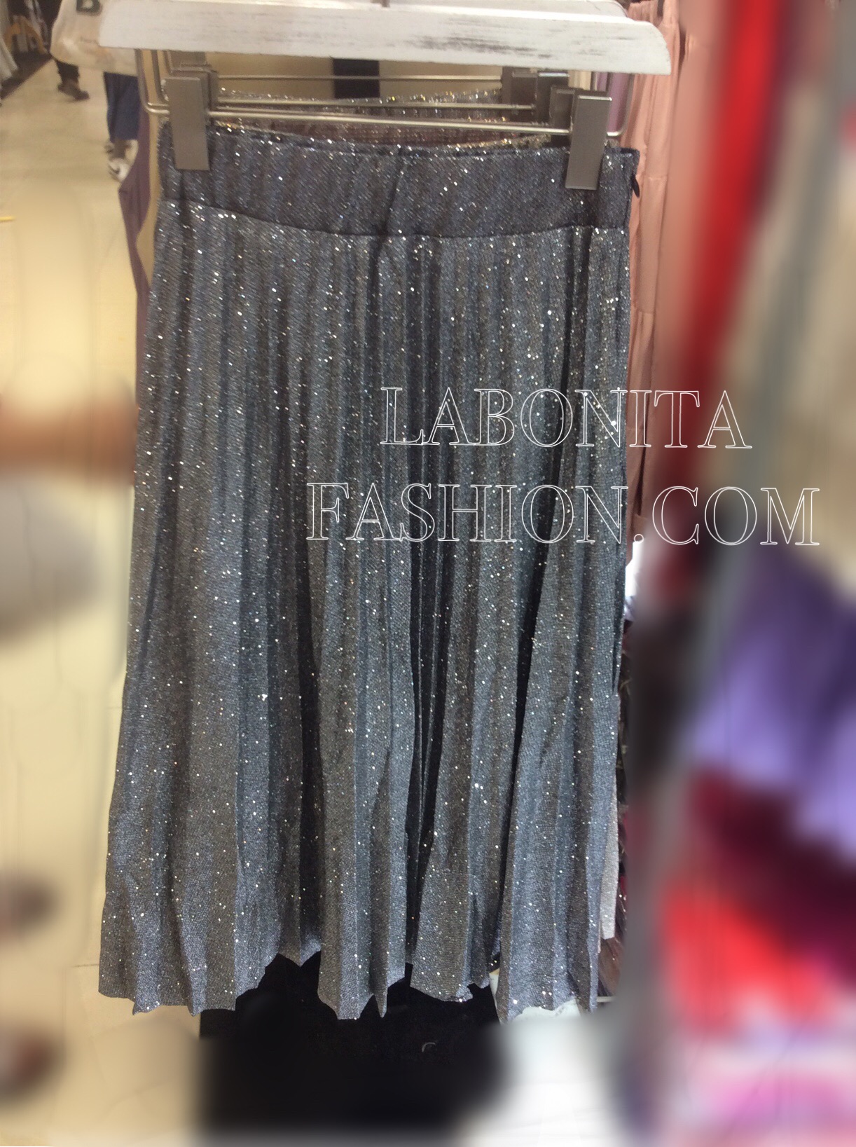 ส่งฟรี!! กระโปรงอัดพลีทผ้ากลิตเตอร์ เลื่อมๆวิ้งๆ