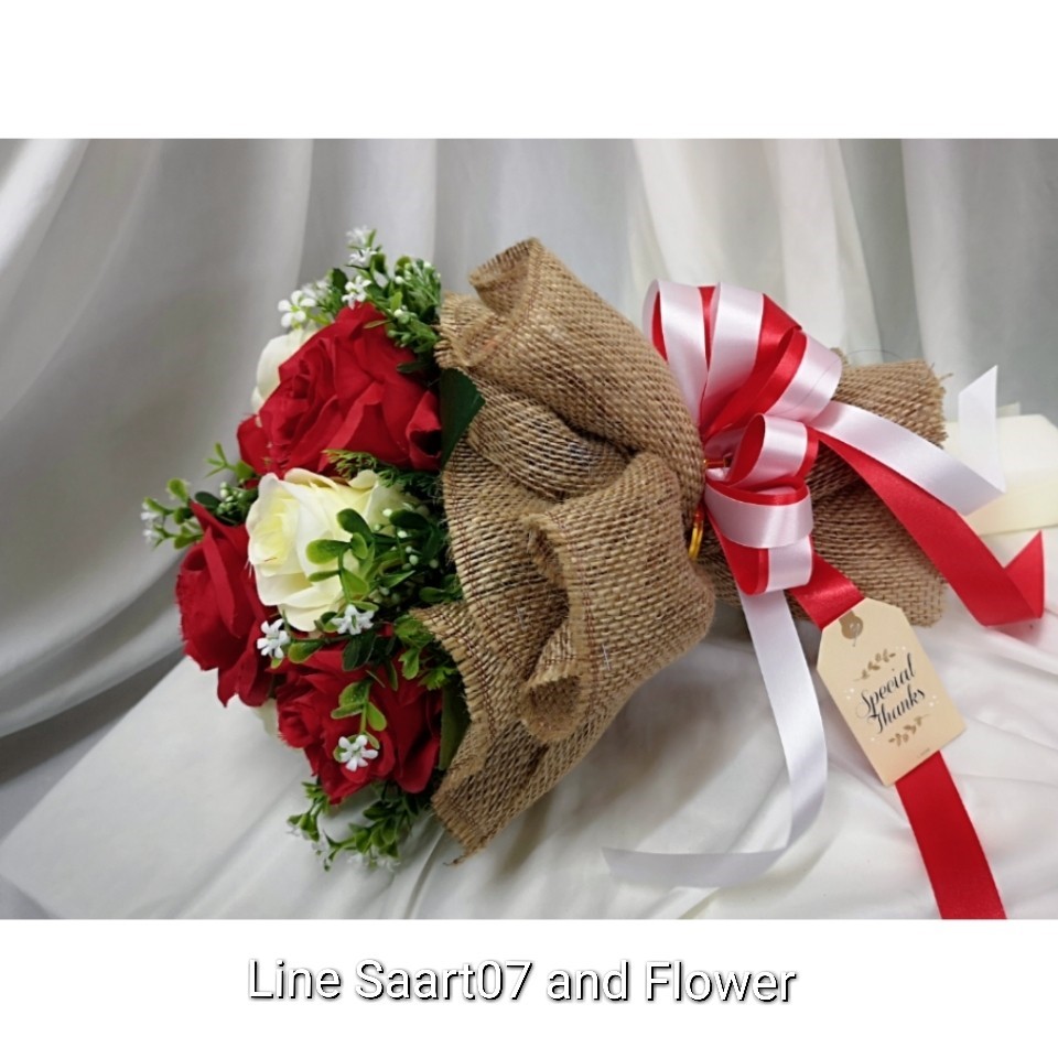 ช่อดอกกุหลาบขาวแดง