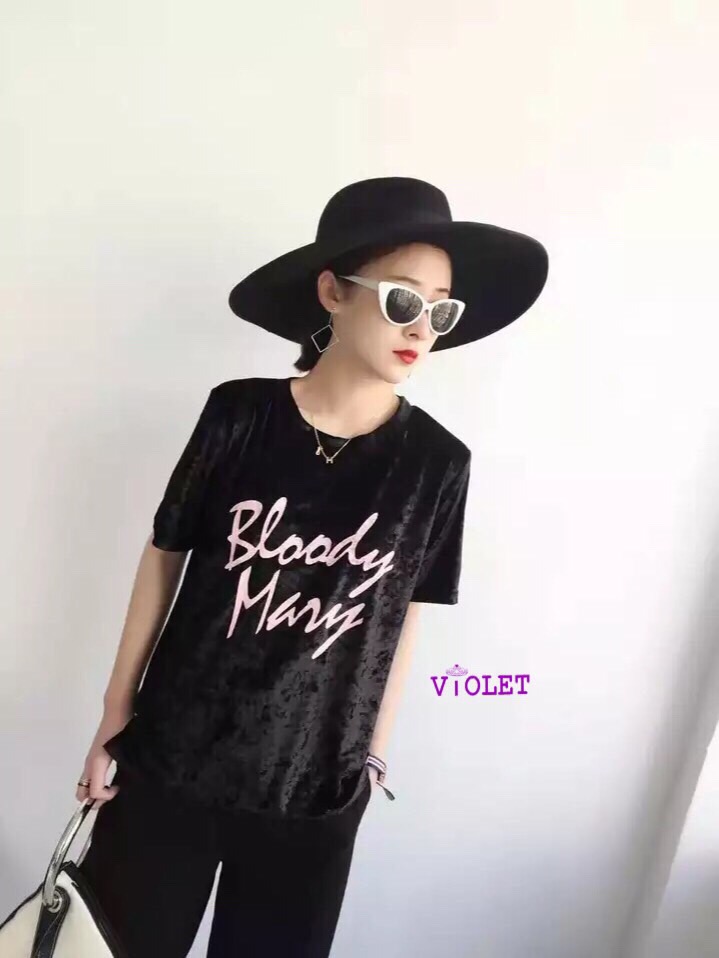 เสื้อยืดผ้ากำมะหยี่วาววับตอนนี้กำลังฮิตตตตตตต