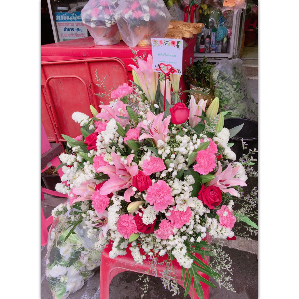 กระเช้าดอกไม้สด (Flower Basket)