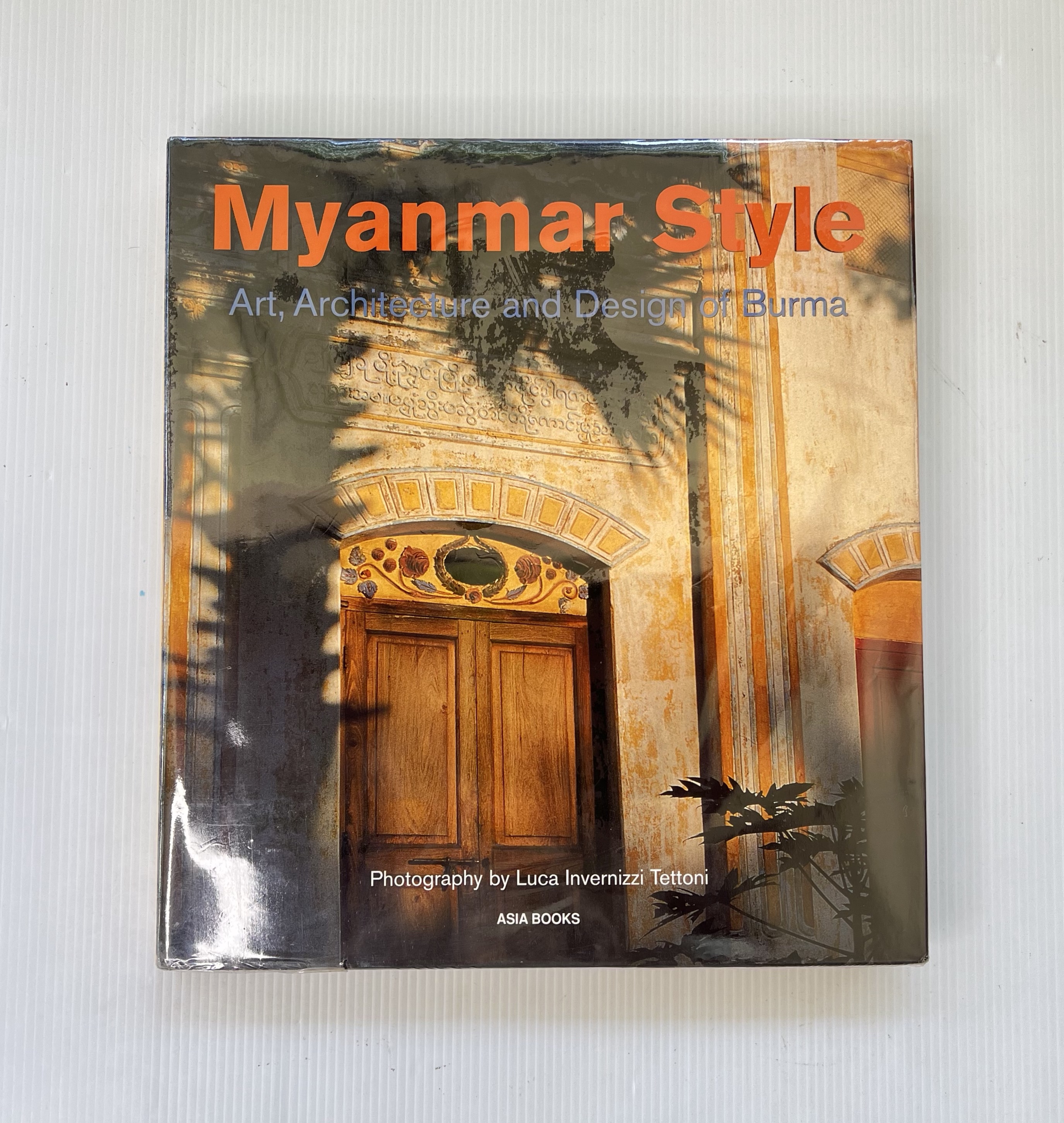 Myanmar Style: Art, Architecture and Design of Burma Luca Invernizzi Tettoni , John Falconer 9 Nov. 1998 90-99% Hardcover
