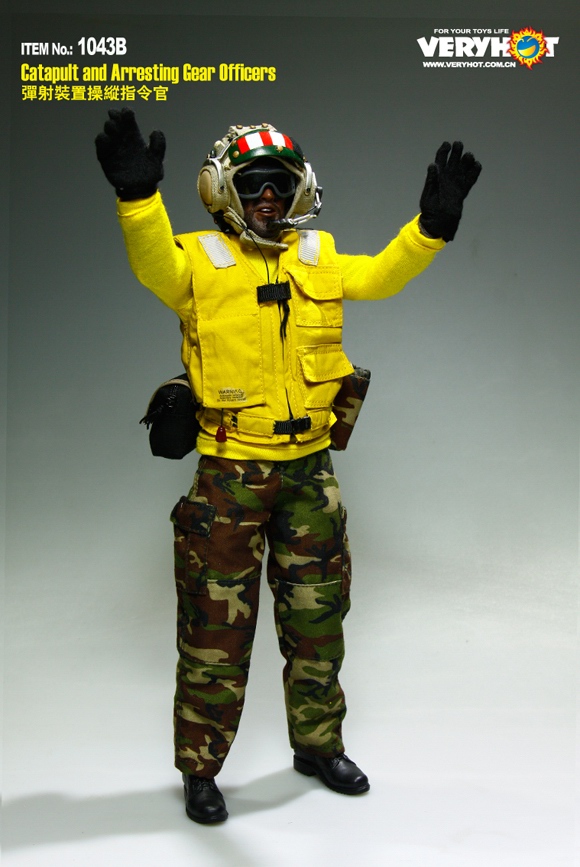 VERYHOT NO:1043B US Navy Flight Deck Crew (Catapult and Arresting Gear Officers