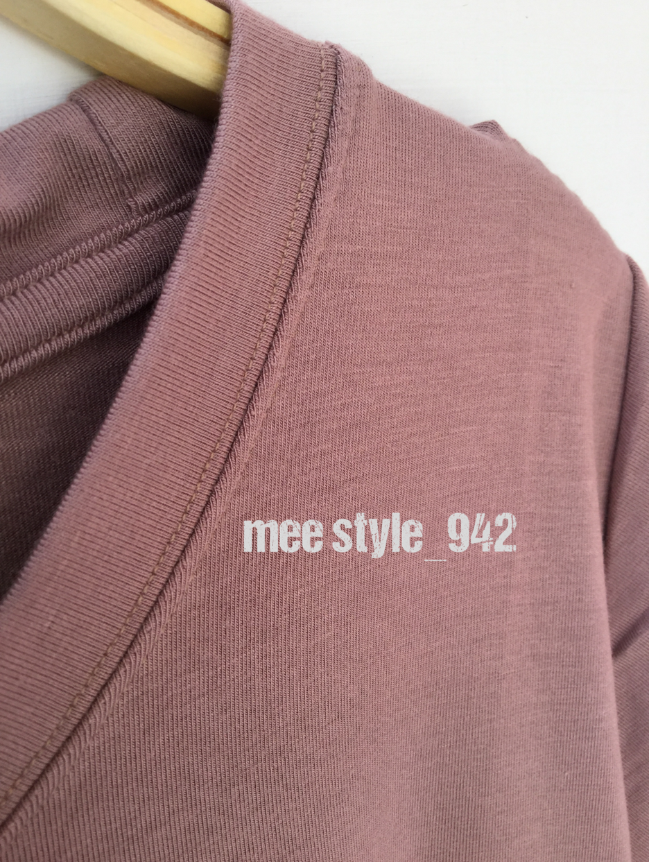 เสื้อยืดแฟชั่นสีพื้นแบบดาราใส่