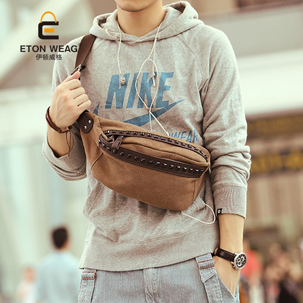 พร้อมส่ง กระเป๋าผู้ชายคาดอก แต่งหมุดแฟขั่นเกาหลี