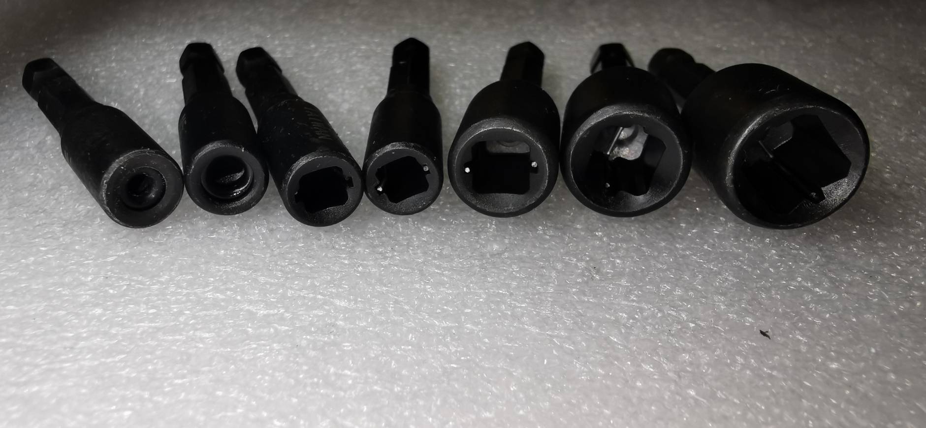 AD46 ชุดบล็อกสำหรับใส่ดอกต๊าป M4-M14 แกนหกเหลี่ยม 1/4 *** ไมไ่ด้แถมดอกต๊าป