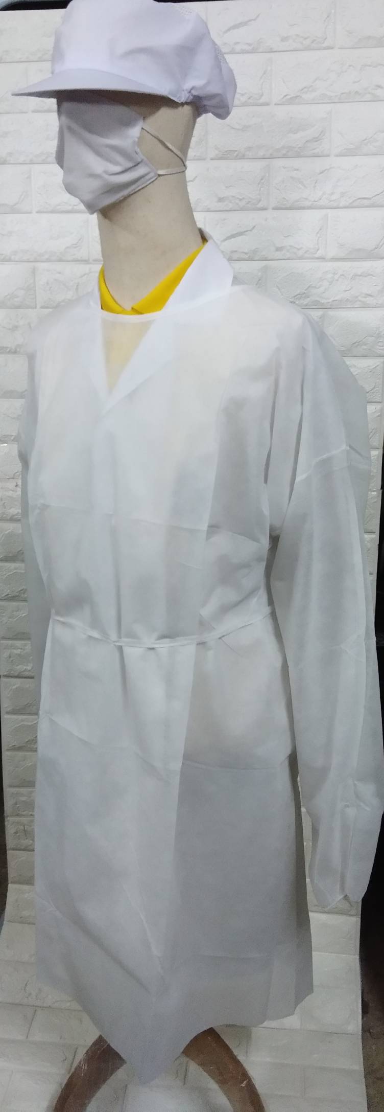 จำนวน 10 ตัว เสื้อคลุมชนิด Isolation Gown (แบบกันน้ำ) ใช้แล้วทิ้ง สำหรับการป้องกันผู้ปฏิบัติงานชนิดใช้ครั้งเดียวทิ้ง เพื่อลดการปนเปื้อน จากขณะปฏิบัติงาน