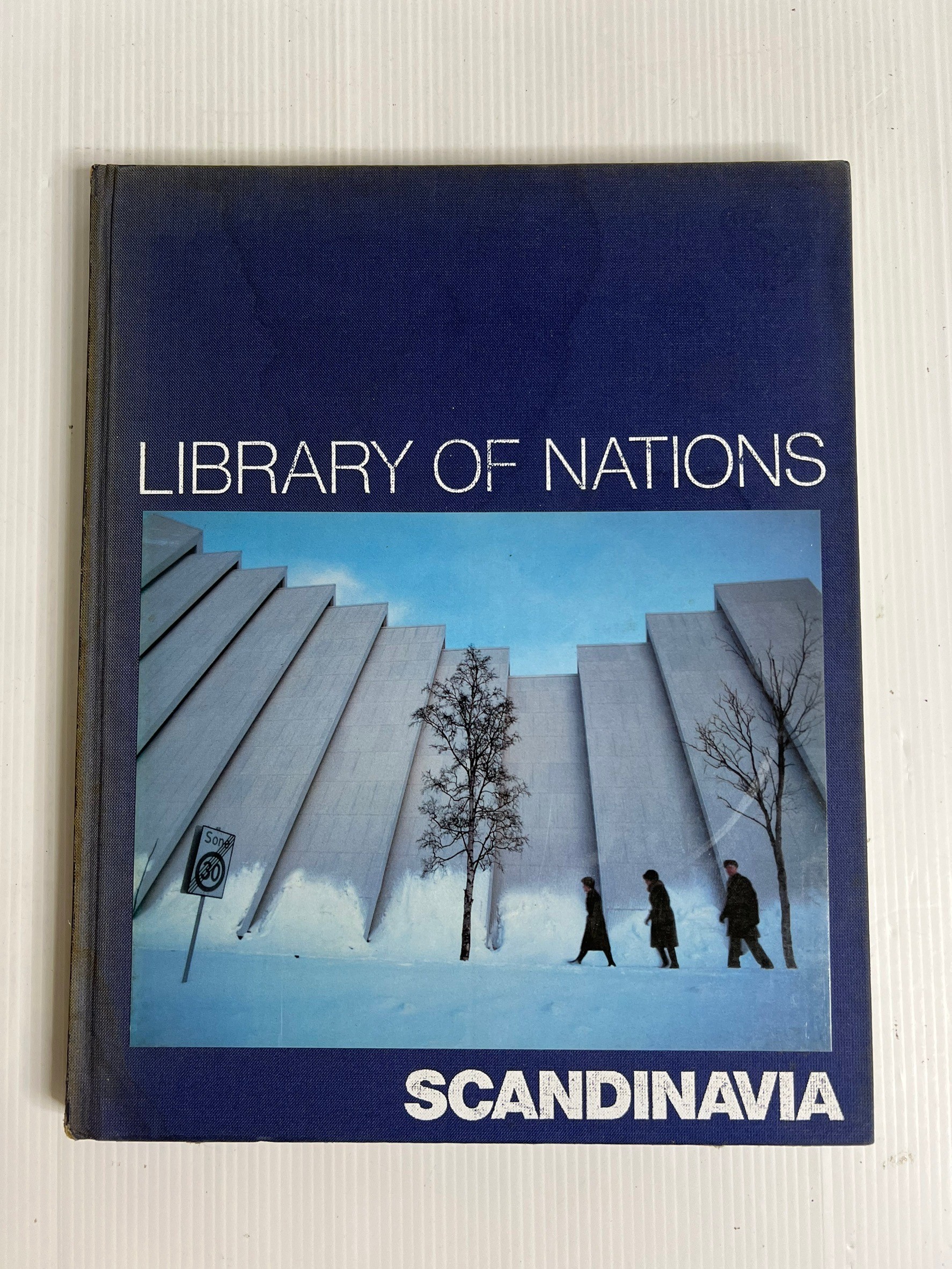 Scandinavia (Library of Nations) Time-Life Books 1 Sept. 1987 90-99% Hardcover