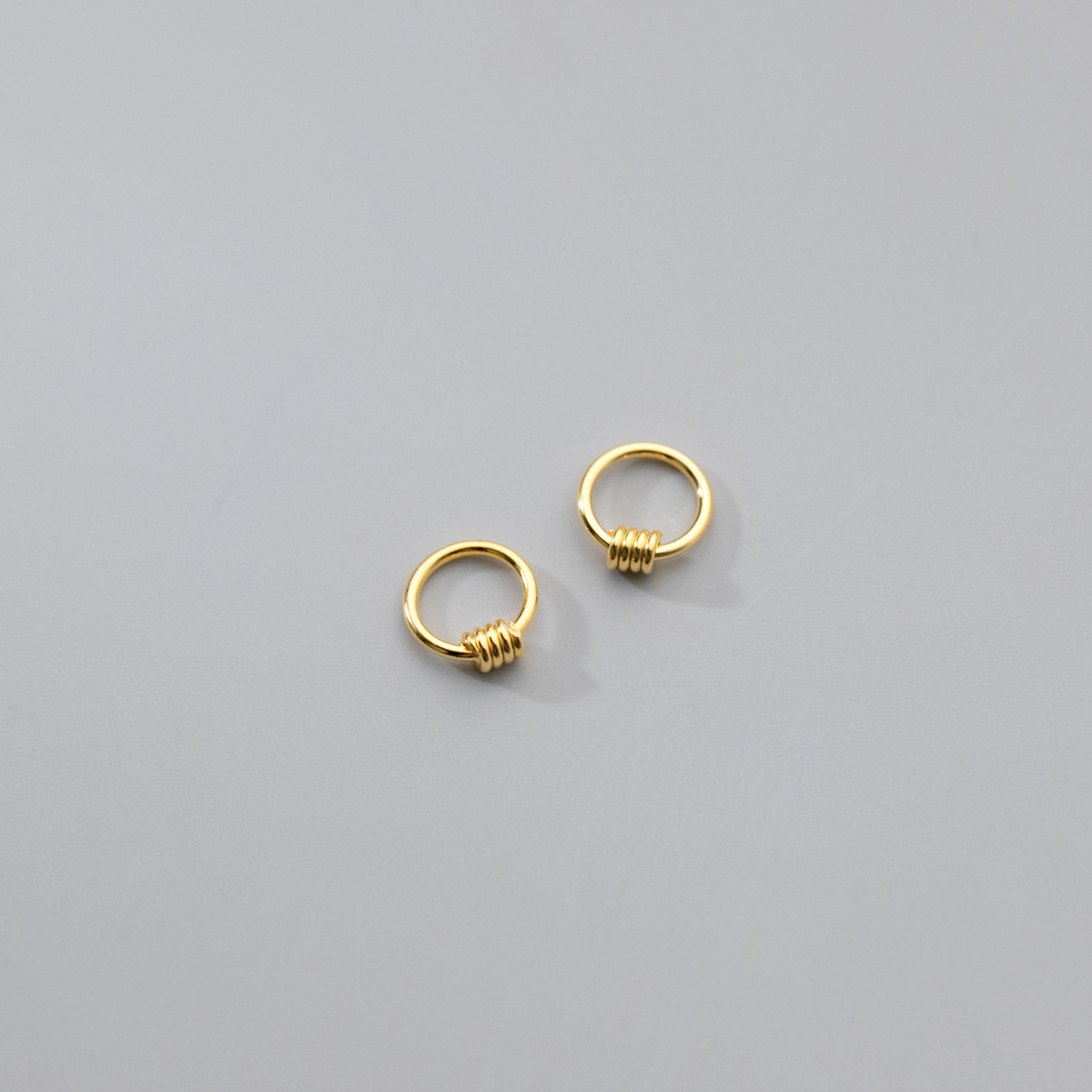 “เช็คสินค้าทัก line ก่อนโอนนะคะ”ต่างหูสำหรับผิวแพ้ง่าย เงินแท้ 92.5% ห่วงเรียบ Tiny Hoop_ES232