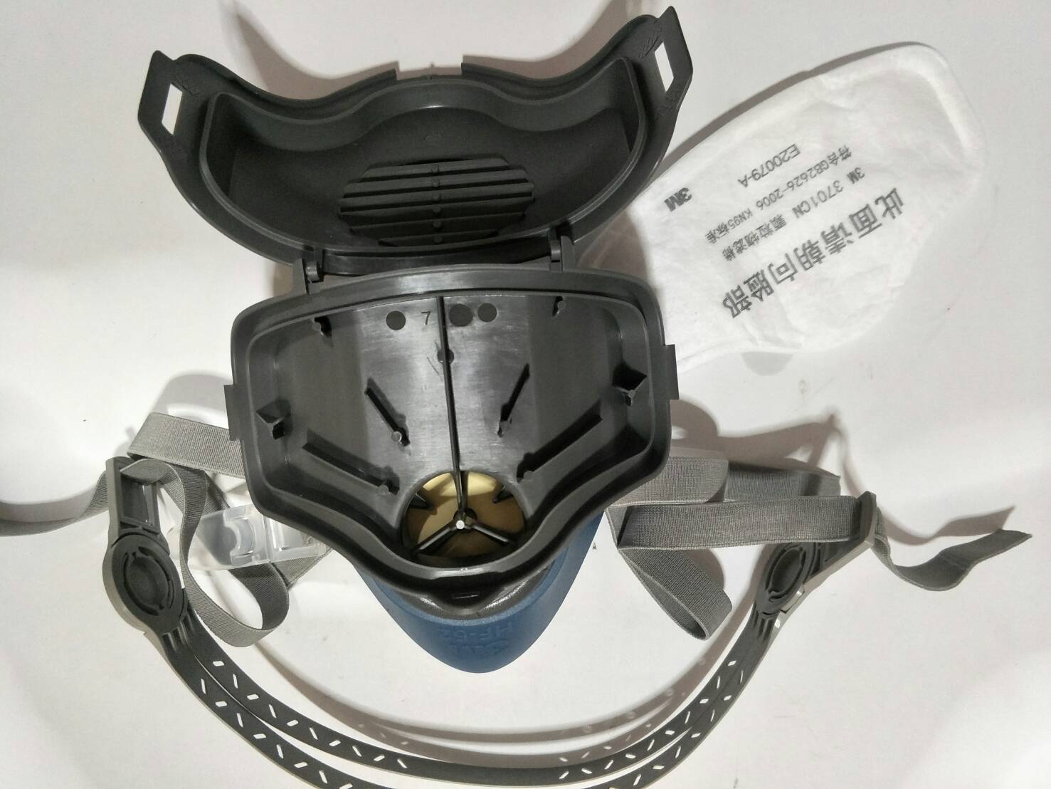 OT66 หน้ากาก 3M รุ่น HF-52 กันฝุ่น 2.5PM แก๊สพิษ ฝุ่นละอองเชื้อต่างๆ คุณภาพสูงพร้อม ไส้กรอง 20 ชิ้น