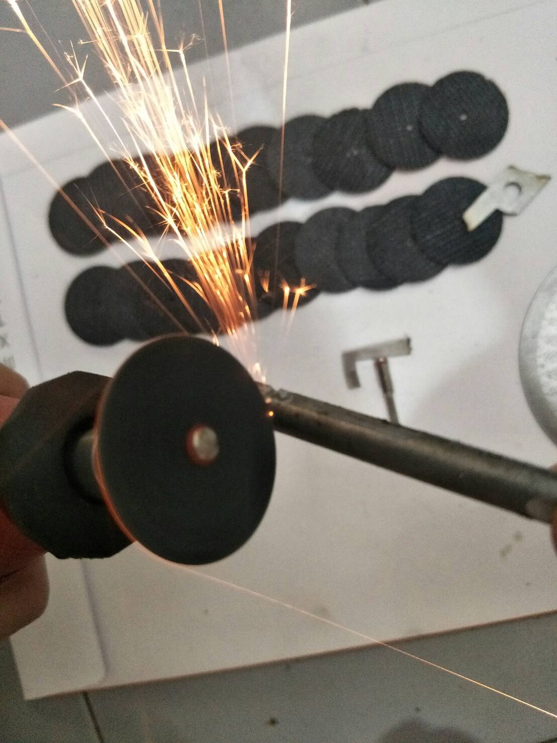 DG15 ชุดใบไฟเบอร์ 2 ชั้น คณภาพสูง ตัดเหล็ก สเตนเลส แกน 3 มิล 25 ใบ สำหรับเครื่องเจียร Dremel