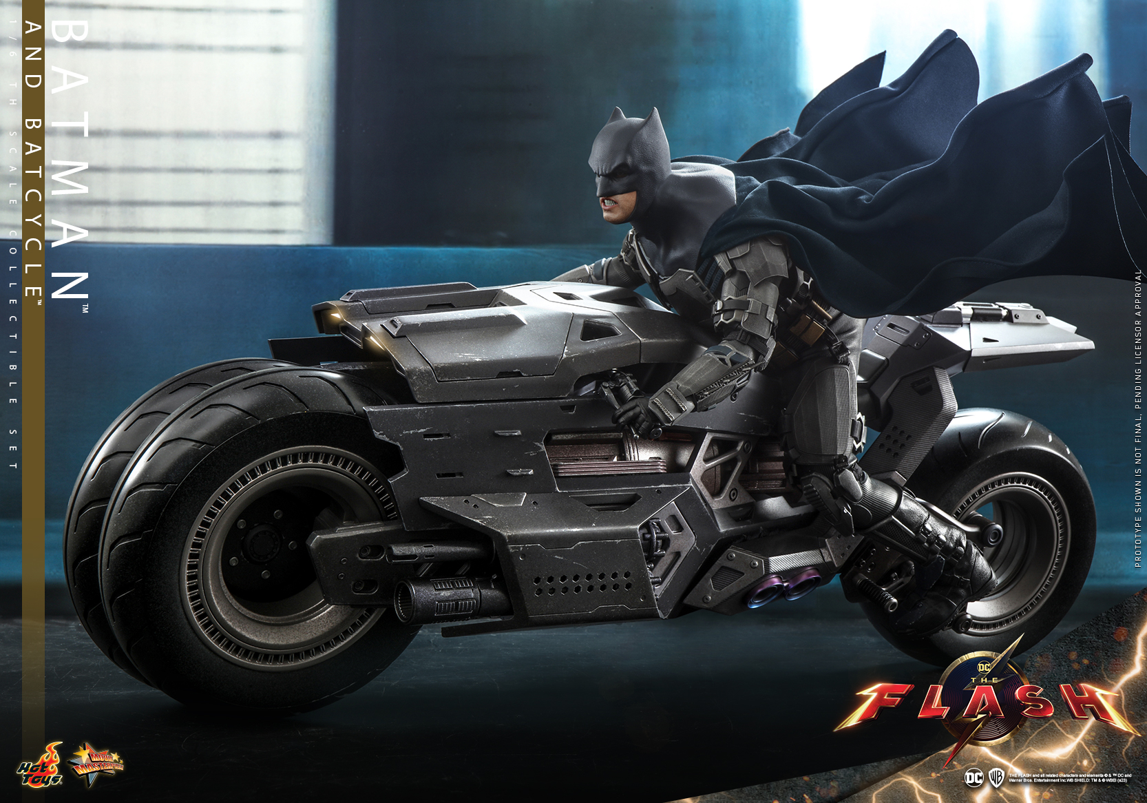 Hot Toys MMS705 1/6 The Flash - Batman and Batcycle