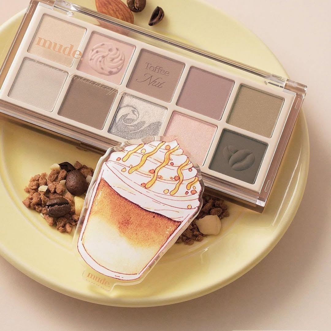[แถม latte tok] MUDE SHAWL MOMENT EYESHADOW PALETTE TOK SET 7 G. (อายแชโดว์)