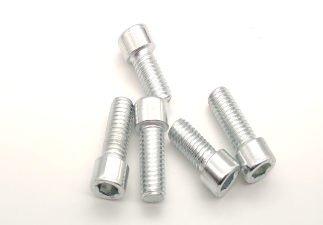 สกรูหัวจมหกเหลี่ยมชุบ Galvanized Screw M6x10 / ชิ้น