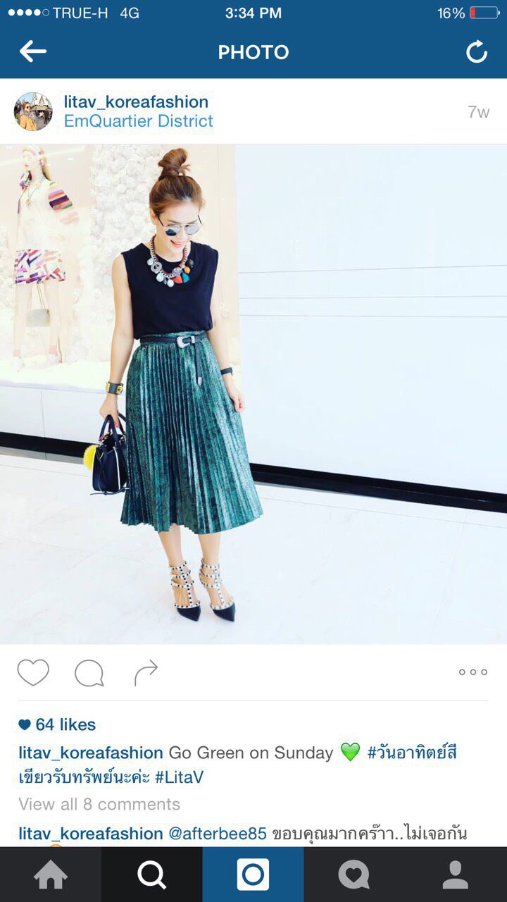 New! กระโปรงกำมะหยี่อัดพลีท KoreaStyle สวยปังอลัง ผ้าเนื้อดีเนื้อมันวิ้งสวย เอวขอบยางยืด สาวๆใส่ไปทำงานเดินเล่นสะบัดพริ้วได้เลยคะ^^