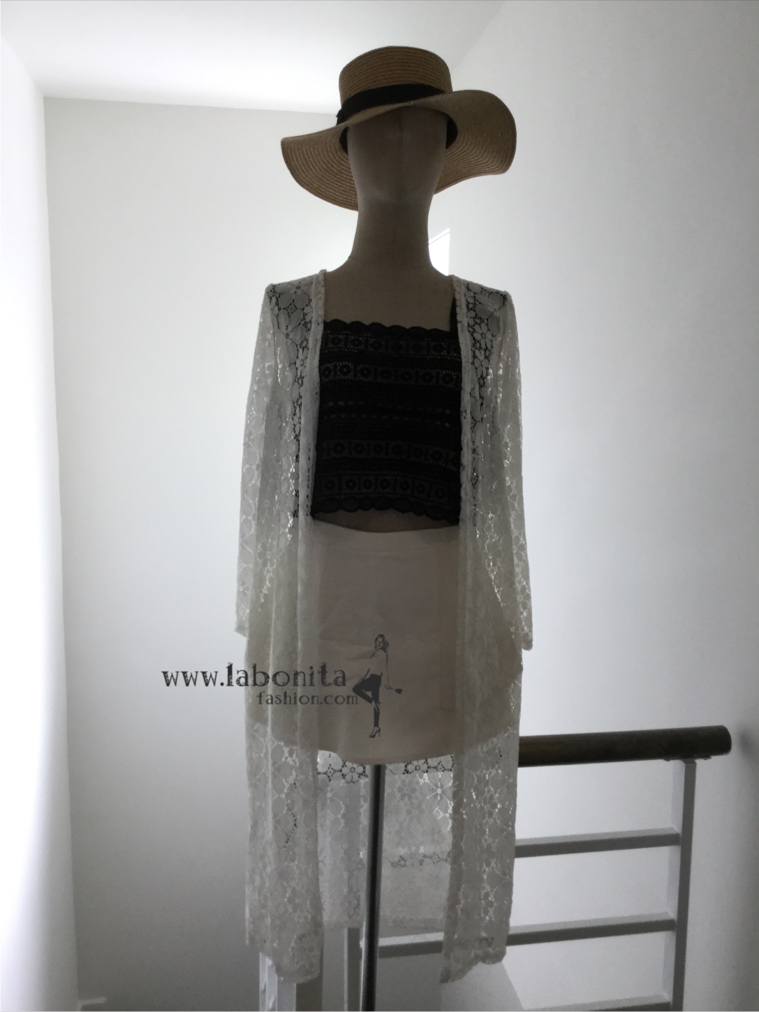 เสื้อคลุมยาวผ้าลูกไม้นุ่มๆ