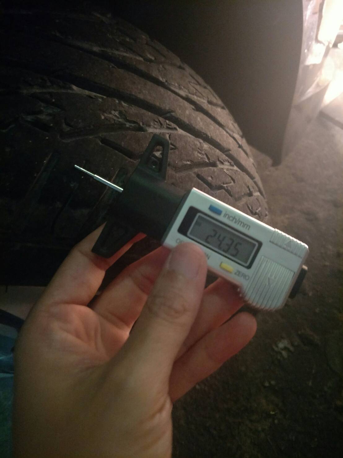 R09 เกจวัดความสึกยางรถยนต์ ดิจิตอล