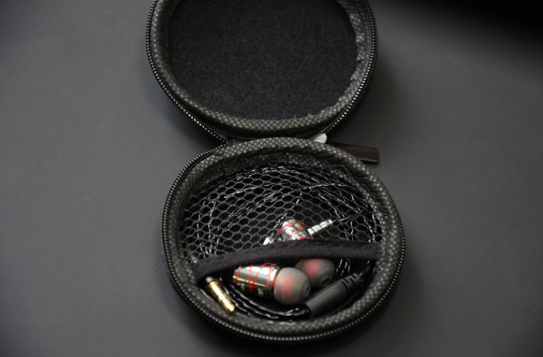 ขาย เคสเก็บหูฟัง Knowledge Zenith จำนวน 1 ใบ
