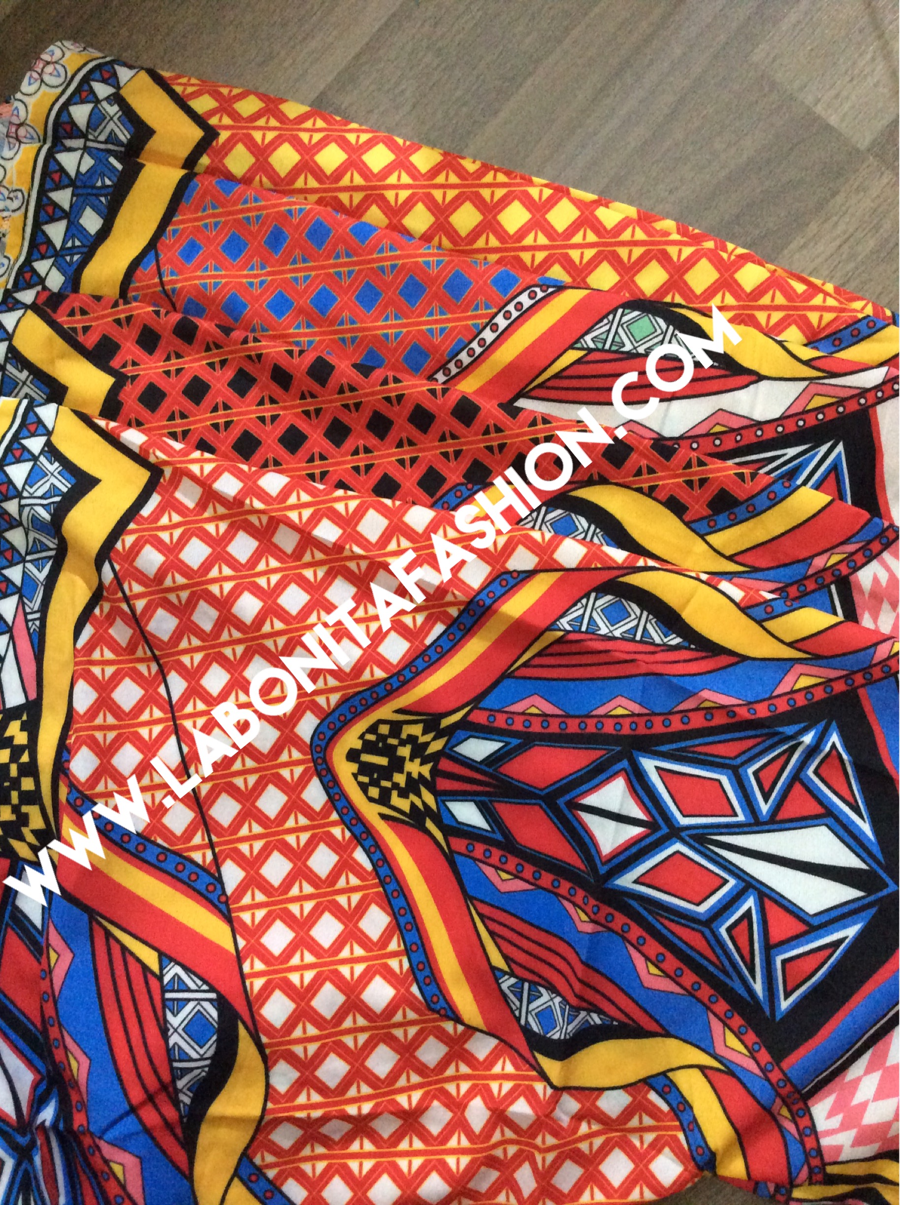 เสื้อโบฮีเมียนคอวี ผ้าปริ้นลายสวยสีสันสดใส