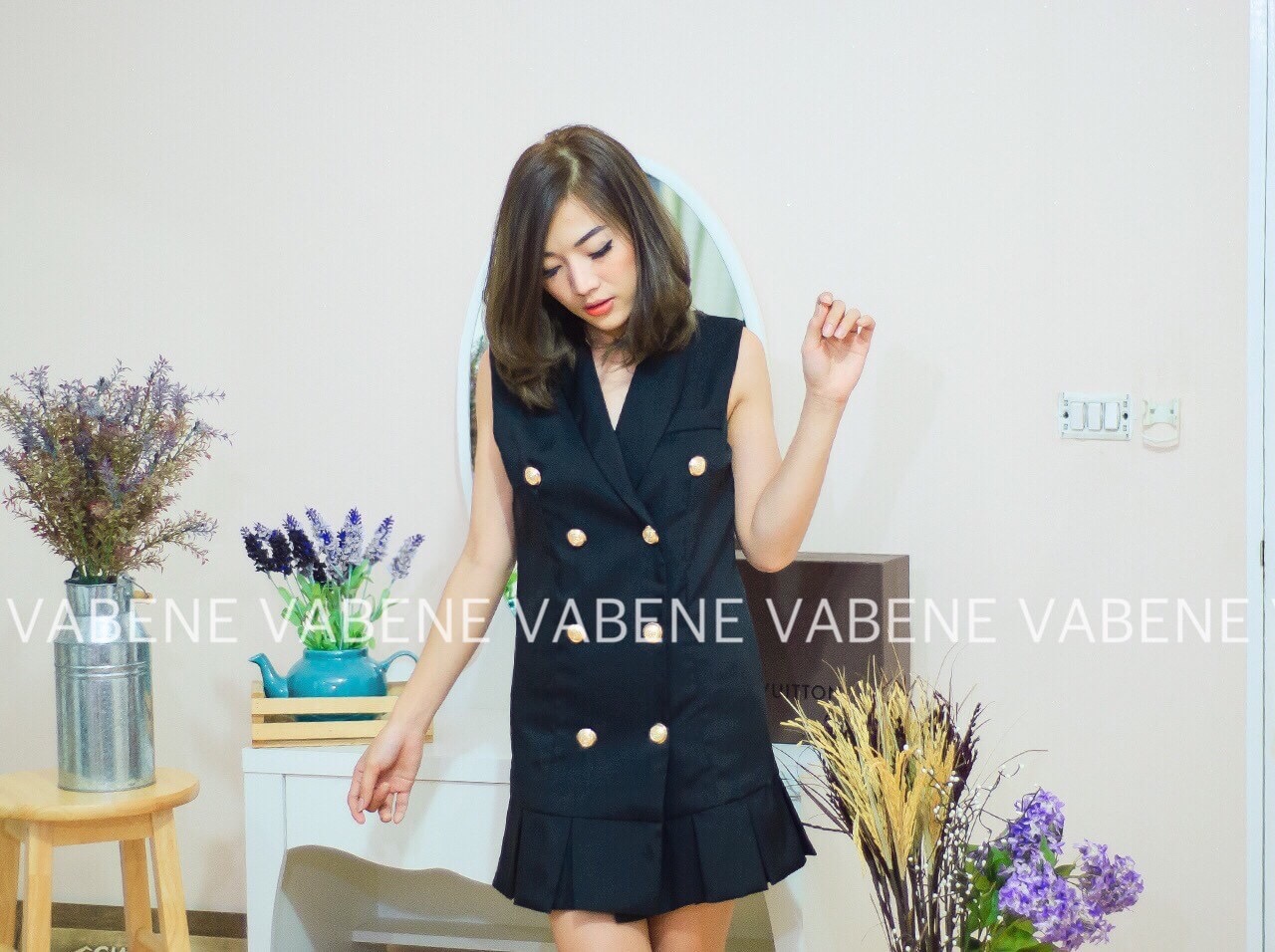 เดรสเรียบหรูสไตลแบรนดังปารีส ทรงเป๊ะ อัดจีบทวิชรอบตัวช่วงล่าง งานตีเกร็ดเพิ่มทรวดทรง. พูดเลย!!รุ่นนี้ห้ามพลาดกันเลยนะค่าาา