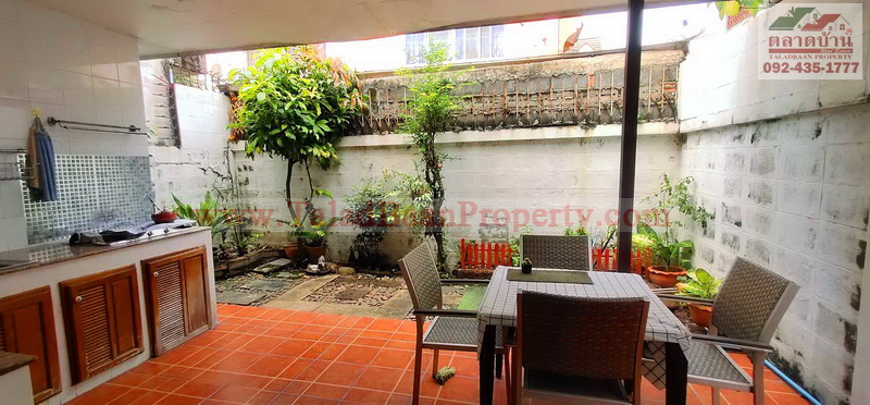 ทาวน์โฮม 3 ชั้น ซ.เรวดี 75 ถ.เลี่ยงเมืองนนทบุรี ต.ตลาดขวัญ อ.เมือง จ.นนทบุรี หลังริม