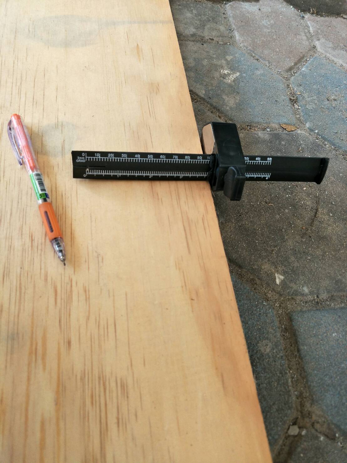 R15 ไม้ตีสเกลวัดระยะเจาะเดือยไม้ ยึดขอบไม้ 150 mm