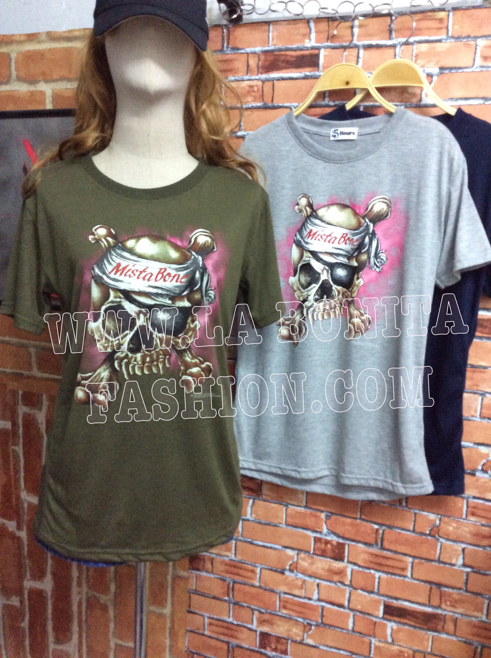 SALE 20% พร้อมส่ง เสื้อยืด สไตล์เดียวกับ Iron Maiden งานสวย สกรีนลายหัวกะโหลกMista Bone ลายเดียวกับคุณ ชมพู่ อารยา เลยค่ะ เสื้อรุ่นนี้งานสวยมากค่ะ ตัดเย็บด้วยผ้ายืดเนื้อนุ่มอย่างดี ผ้ายืดเนื้อบางแต่นุ่มมากใส่สบายค่ะ