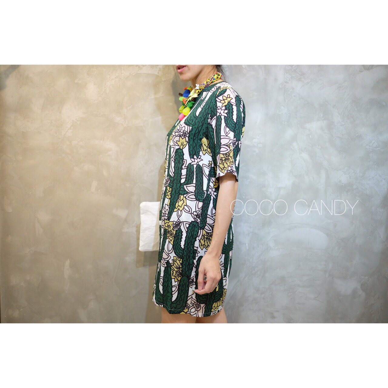 เดรสสั้น ผ้าพิมพ์ลายตะบองเพชร มีซิปหลัง