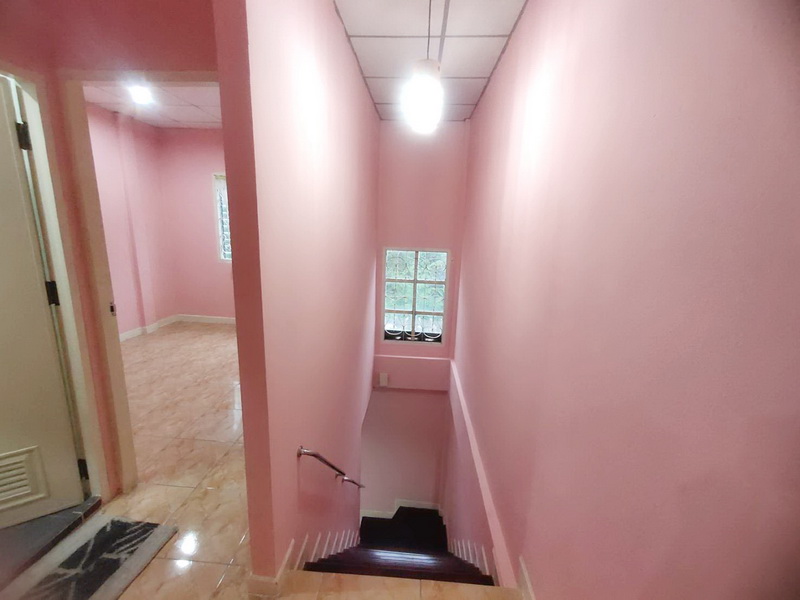 ทาวน์เฮ้าส์ 2 ชั้น ม.อู่ทองเพลส 2 คลอง 3 ลำลูกกา (ซ.เปียนนท์) ปทุมธานี ทำเลถนนเมน ห่างสถานีรถไฟฟ้าคูคตเพียง 5 นาที บ้านสวย ตกแต่งใหม่ พร้อมอยู่