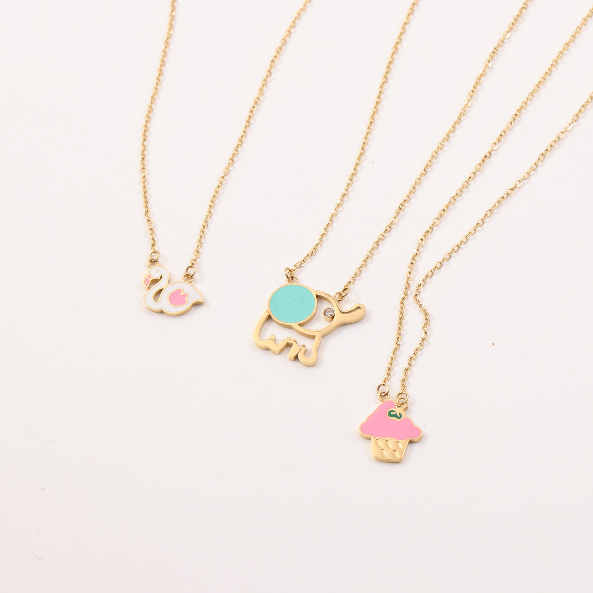 “เช็คสินค้าทัก line ก่อนโอนนะคะ”สร้อยคอสำหรับผิวแพ้ง่าย Ice cream_NT379