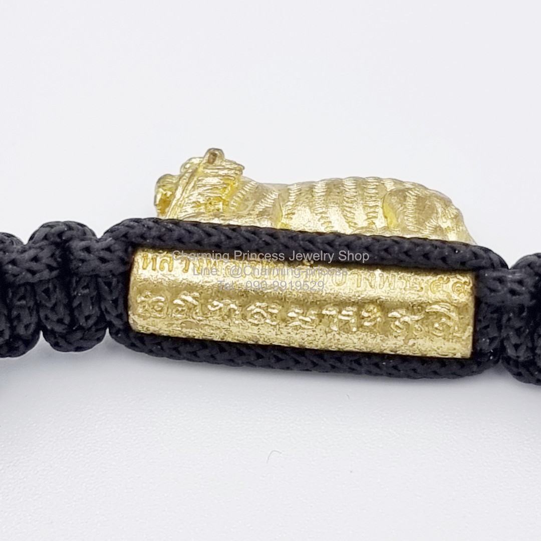 ข้อมือตะกรุดพญาเสือมหาอำนาจ เหมาะกับการติดตัวเพื่อแคล้วคลาด มหาอำนาจ และกำจัดอุปสรรคทั้งปวง หลวงพ่อเปิ่น วัดบางพระ จ นครปฐม