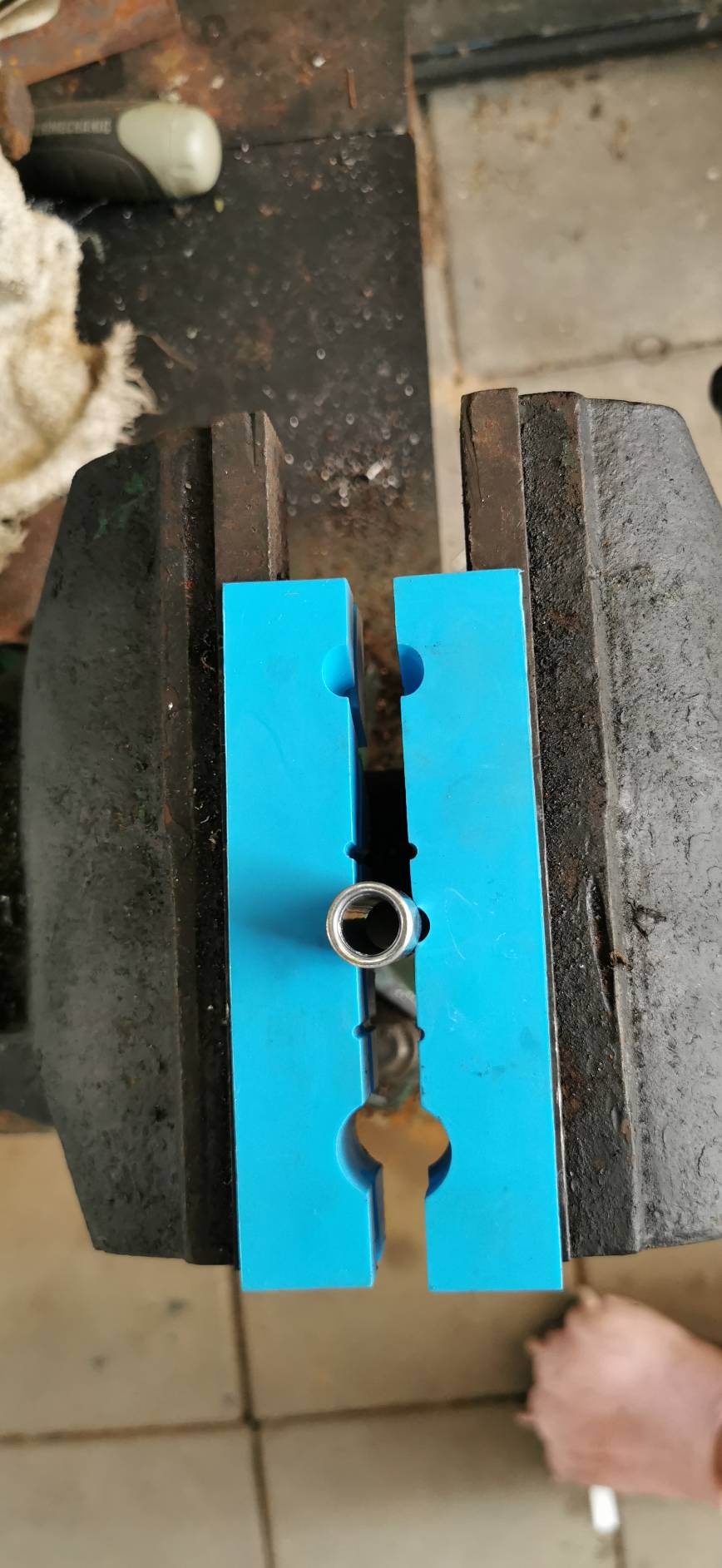 CH21 ปากจับพลาสติก สำหรับใส่ปากกาจับเหล็ก 5.5 นิว้ ช่วยจับของกลม กันรอย กันลื่น มีแม่เหล้กในตัว