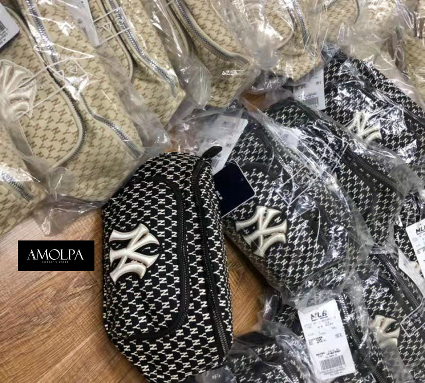 กระเป๋าคาดอก MBL NY สีดำ