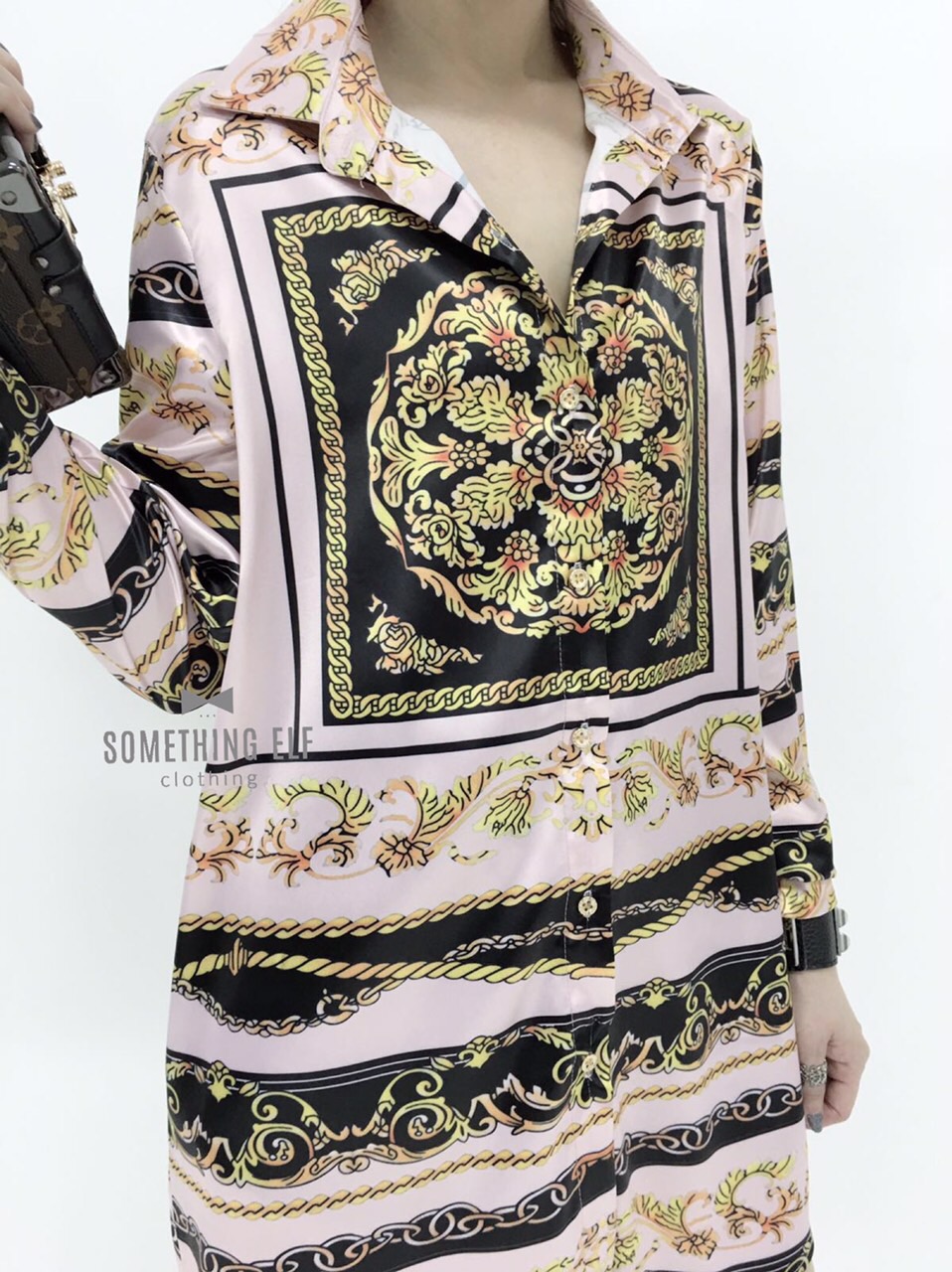 เดรสเชิ้ตแขนยาว Givenchy เนื้อผ้าดี ลื่นมันเงา ลายชัด หน้าสั้นหลังยาว