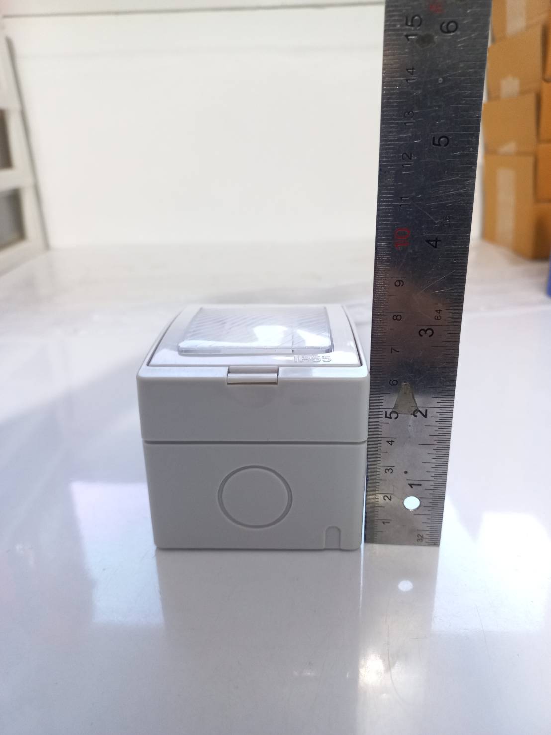 OT172 สวิทกดกริ่งกันน้ำ กันฝุ่น 1 ช่อง ฝาเปิด-ปิด ได้ 220V/10A