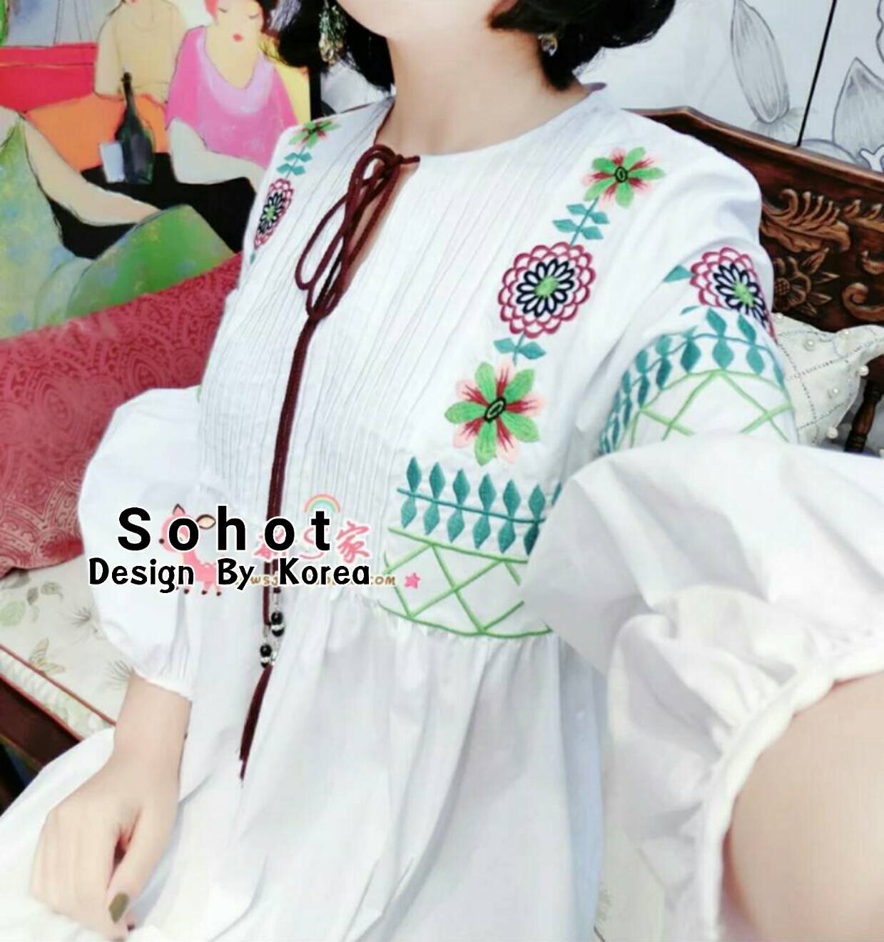 เสื้อปักสไตล์สาวโบฮีเมี่ยน ผ้าดีงานปักสวย ตีเกร็ดที่หน้าอก คอมีเชือกพู่ คัทติ๊งเนี๊ยบงานสวยน่าใส่ฝุดค้ะ