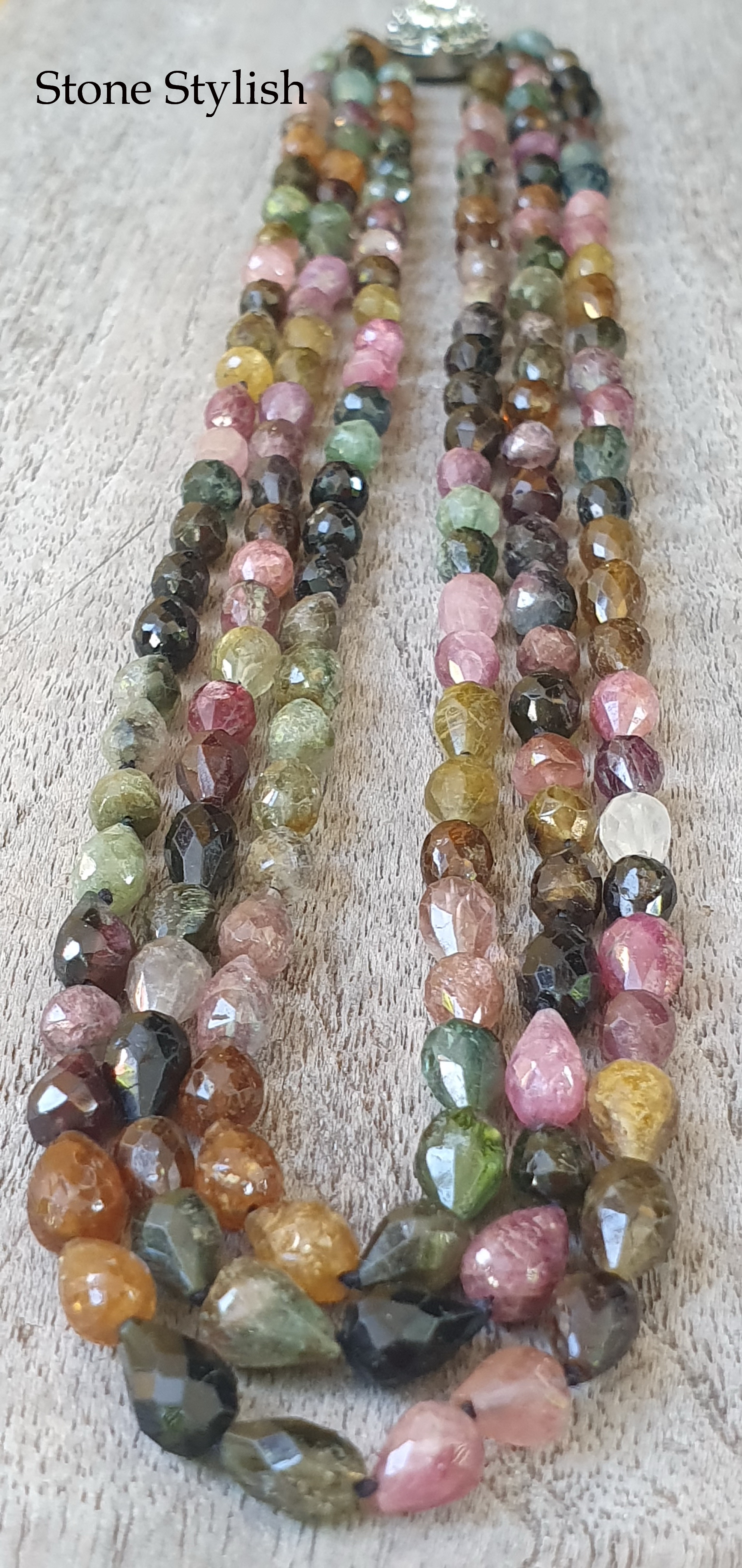 สร้อยคอพลอยทัวร์มาลีน รูปทรงหยดน้ำ 3 แถว Tourmaline Necklace