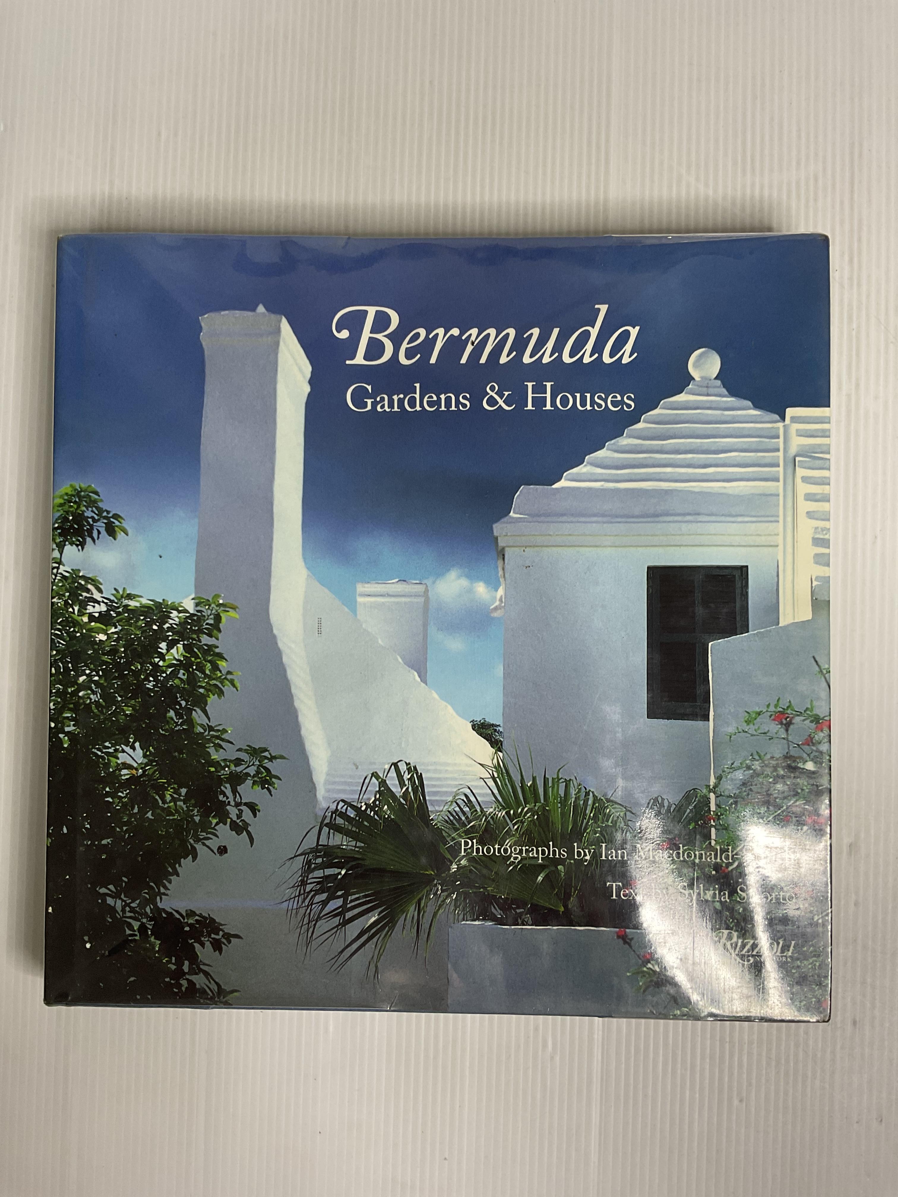 Bermuda: Gardens and Houses Sylvia Shorto April 15, 1996 90-99% Hardcover