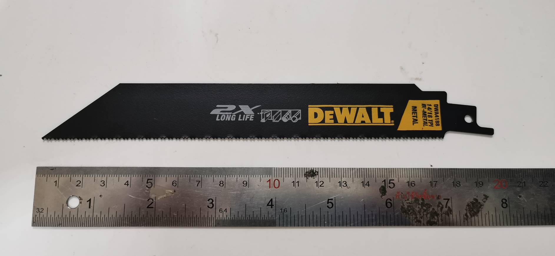 SW14 ใบเลื่อยชัก Dewalt ตัดเหล็ก 18 TPI รุ่น X2 ยาว 8 นิ้ว ของแท้