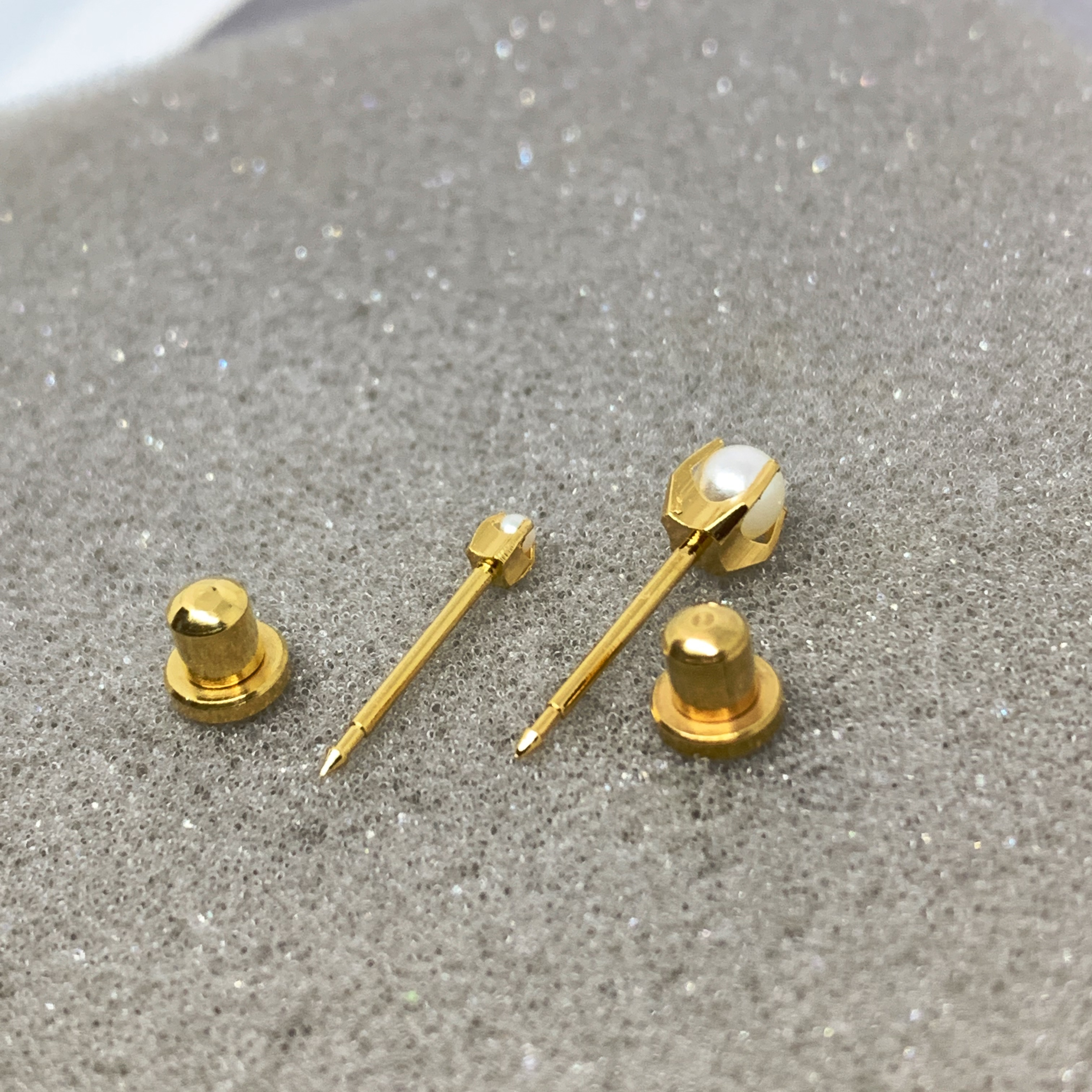 (สำหรับเจาะ)แป้นหมวก มุกก้านสีทอง Prong แพคเกจปลอดเชื้อ ปลอดภัย100%