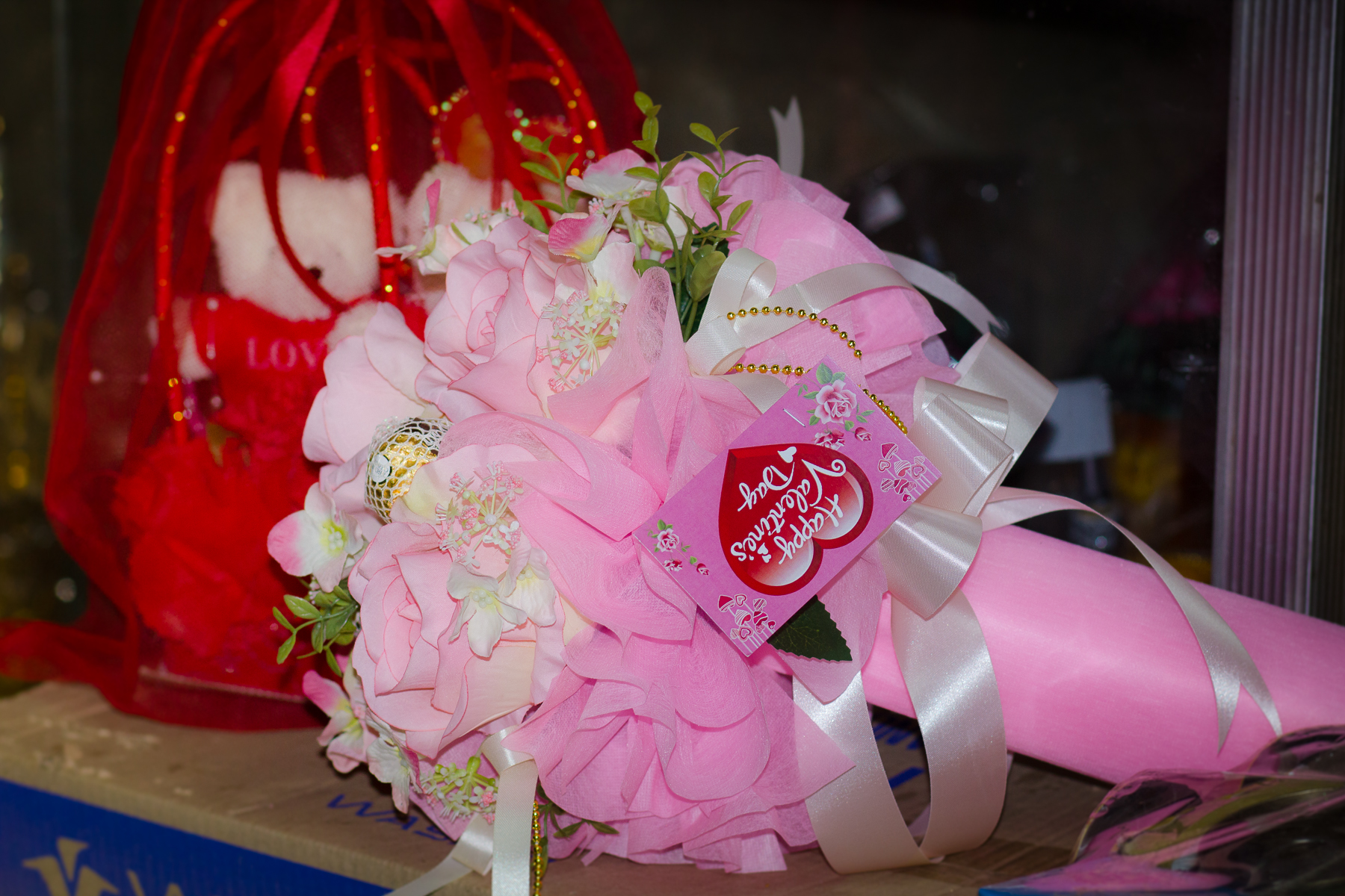 ช่อเฟอเรโร่ (Ferrero Rocher) 9 ลูก ดอกกุหลาบสีชมพูโอรส