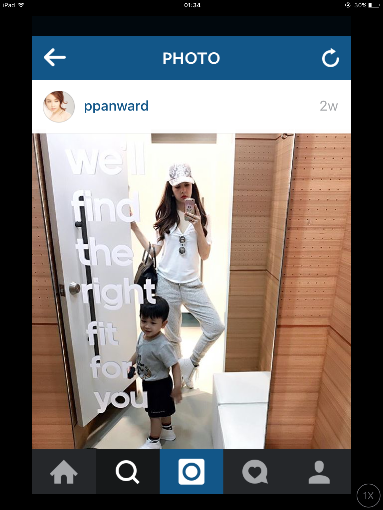 เสื้อยืดคอวีเนื้อนุ่มมมม สีสวยๆ ตัวเดียวปังเรย ใส่กับอะไรก็สวย เนื้อดี ทนฝุดๆๆ สีมีครบตามรูปเลยค่ะ